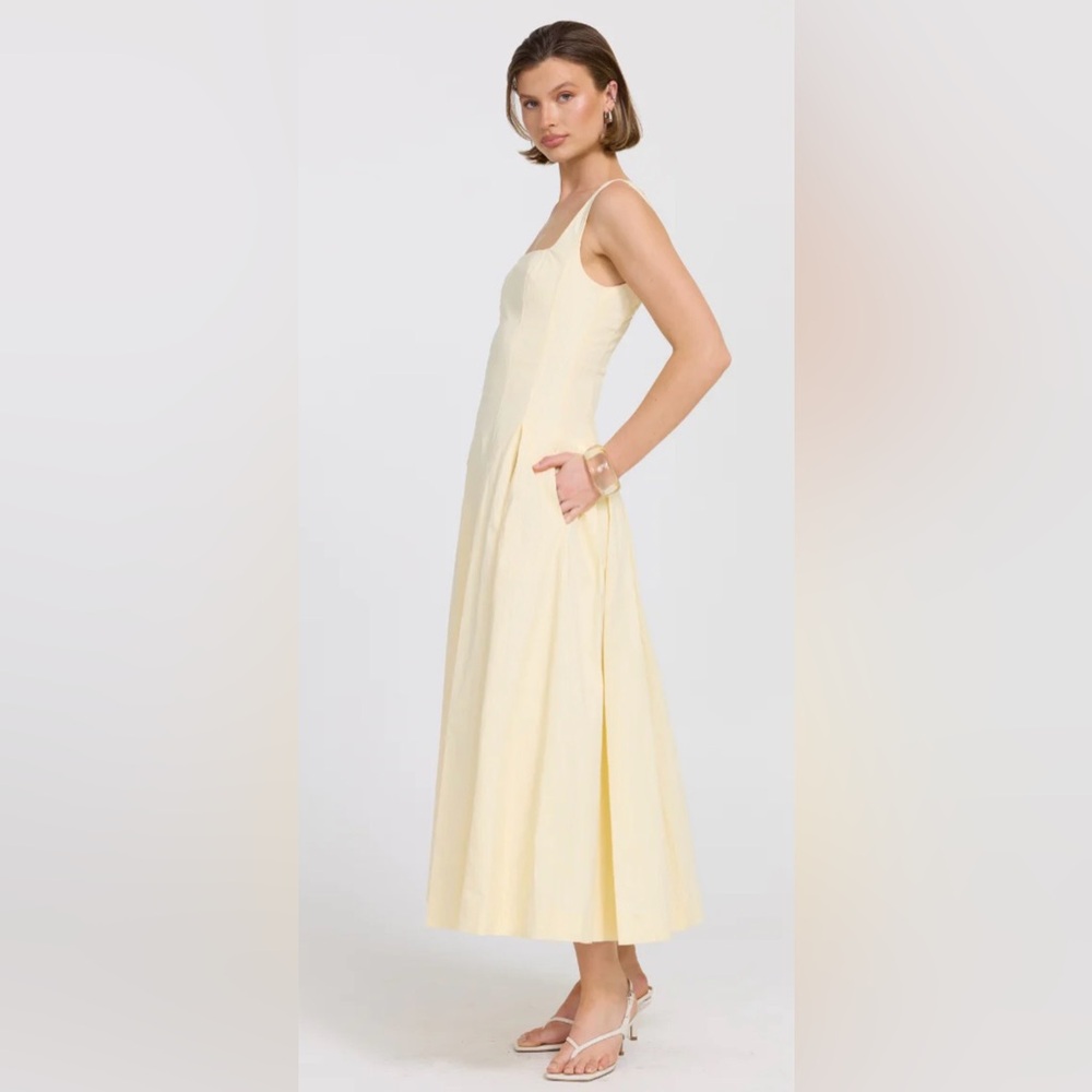 Sleeveless Square-Neck Midi Dress in Pale Yellow - Picture 3 of 15